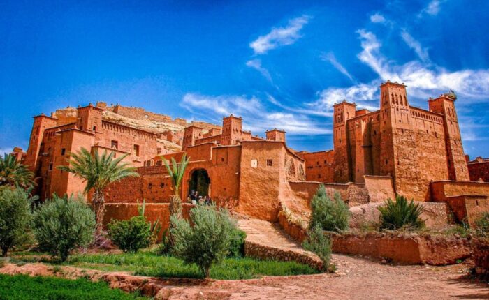 Best 2 Days tour Fes to Marrakech, Fes to Marrakech itinerary, 3 Days Morocco Desert tour from Fes to Marrakech via Sahara Desert.